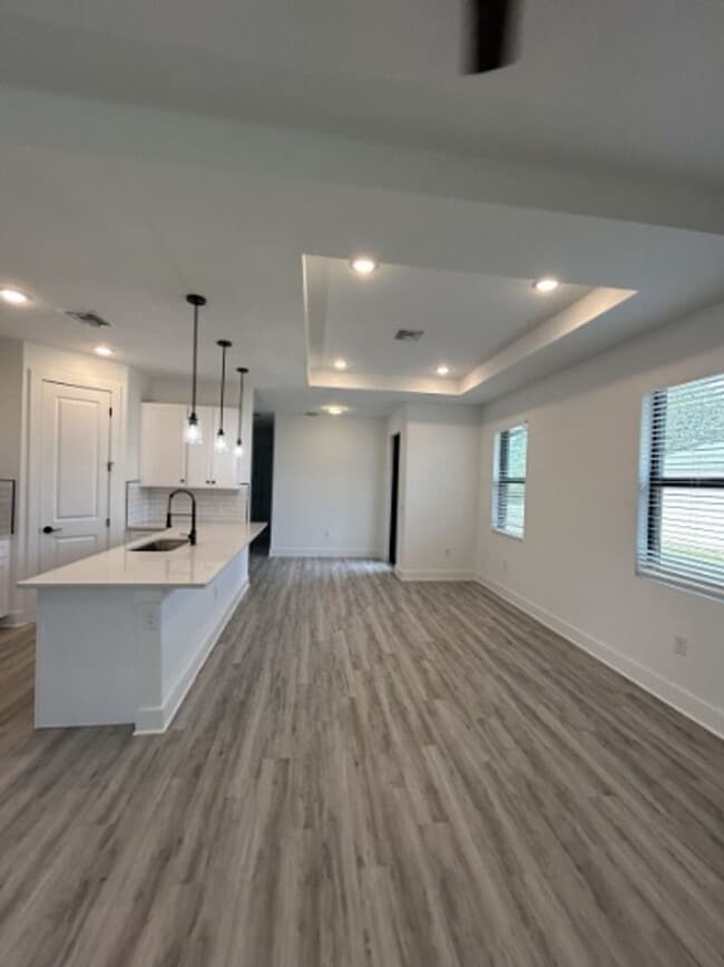 Building Photo - 1234 Oceanic Rd