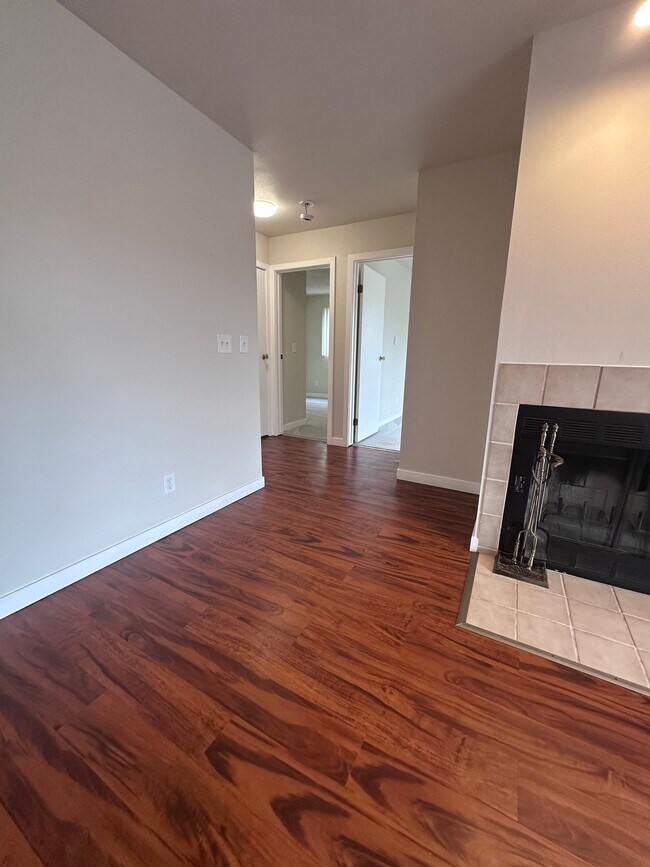 Building Photo - 3001 SW Avalon Way