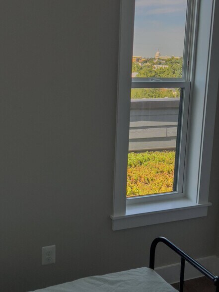 Building Photo - 1028 Bladensburg Rd NE