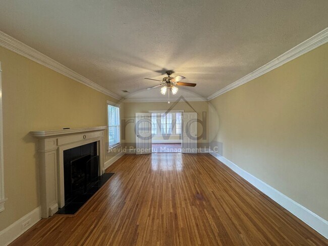 Building Photo - MALLORY 255