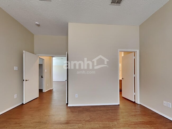 Building Photo - 1307 Rabbit Rdg