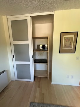 Building Photo - 1421 Elm Dr