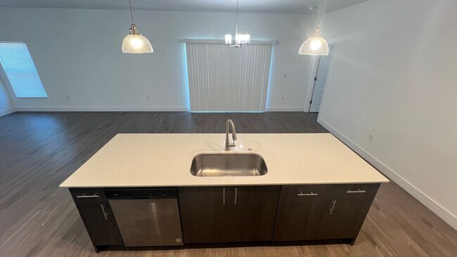 Building Photo - Spacious 4BR Home with Well Water, Pet-Friendly & No HOA