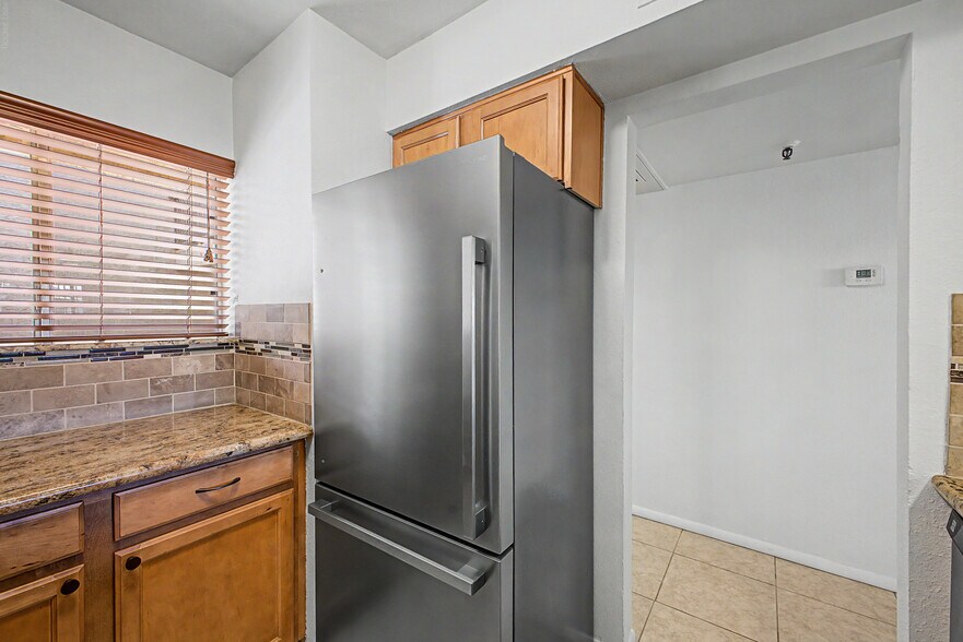Building Photo - 7474 E Earll Dr