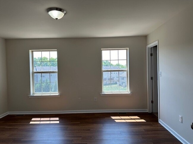 Building Photo - 6443 Creekbend Dr