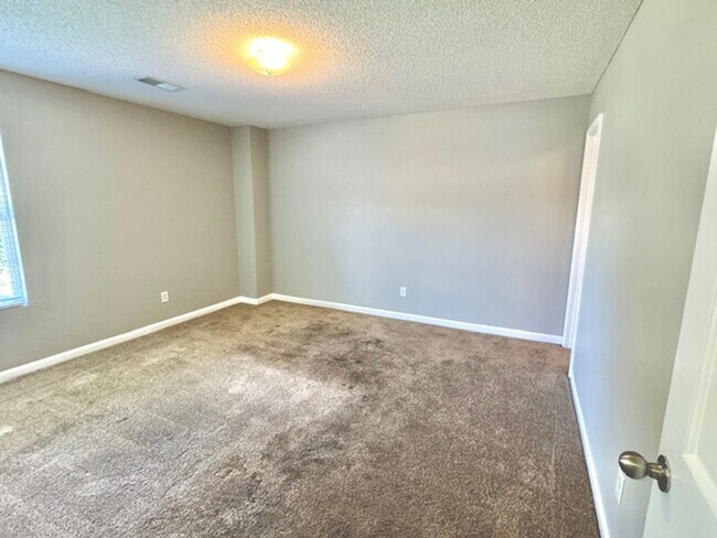 Building Photo - AddisonParkCove1718
