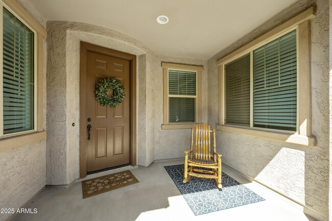 Building Photo - 5854 S Del Rancho