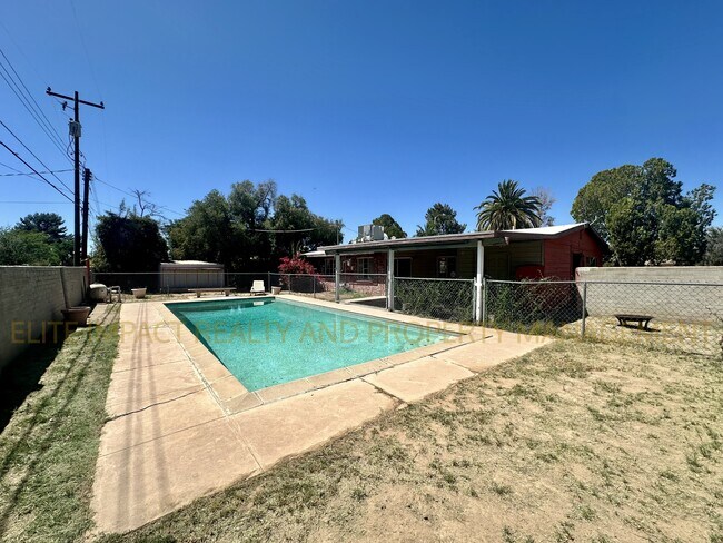 Building Photo - 5962 E 25th St