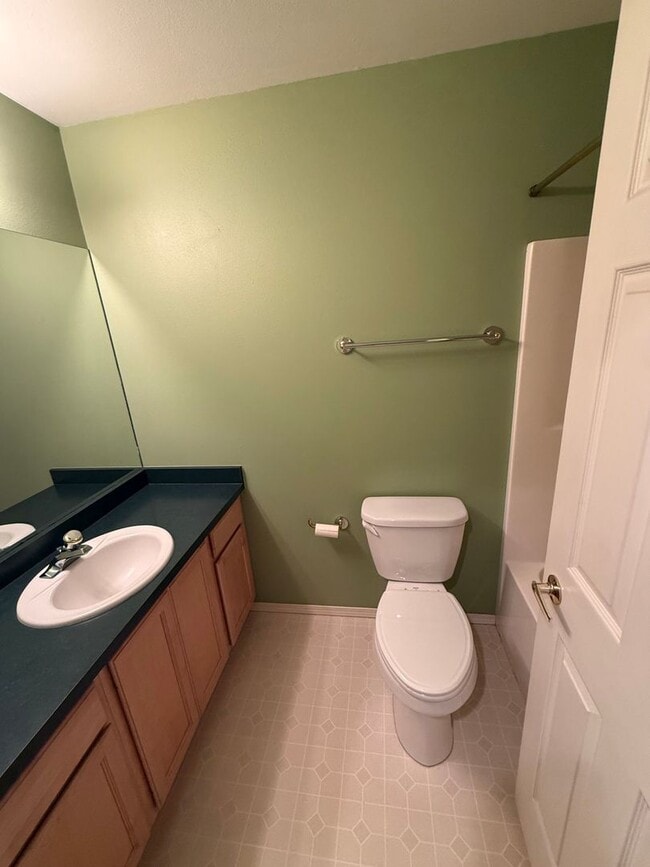 Building Photo - Spacious 5 Bedroom / 3 Bathroom Home for Rent in Lakeside, Montana