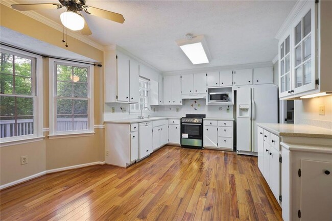 Building Photo - 3658 Chestnut Ridge Ct
