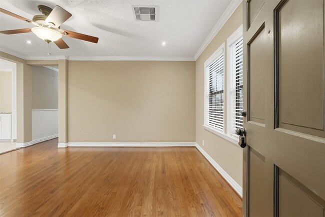 Building Photo - 4406 Marlborough Dr