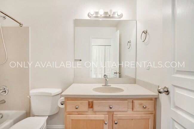 Building Photo - 4306 N Chestnut Oak Dr