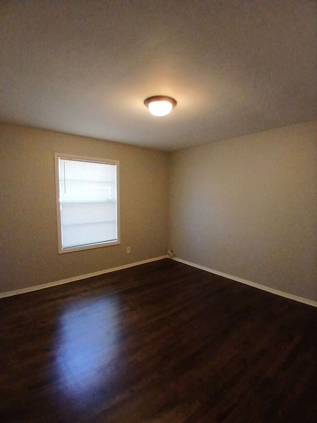 Building Photo - Nice 3 bedroom 2 bath Home For Rent