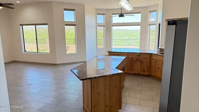 Building Photo - 4440 W Mountain Side Dr