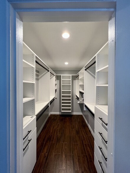 Building Photo - 7617 Prairie Mound Way