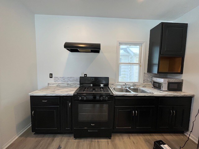 Building Photo - 934 W Garfield Ave