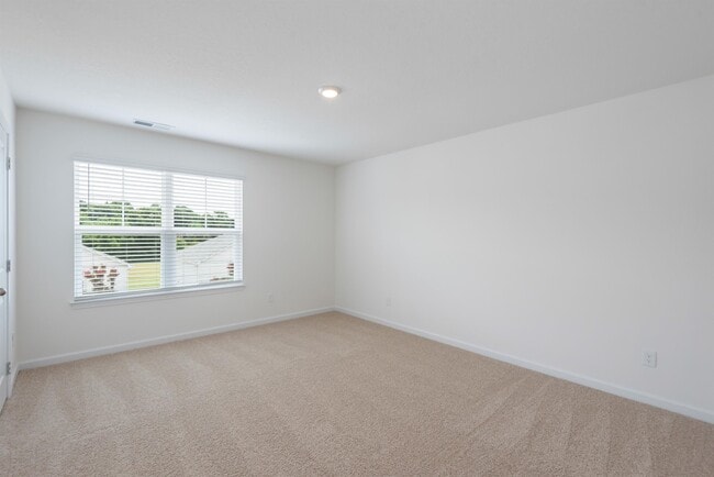 Building Photo - 104 Greystone Way
