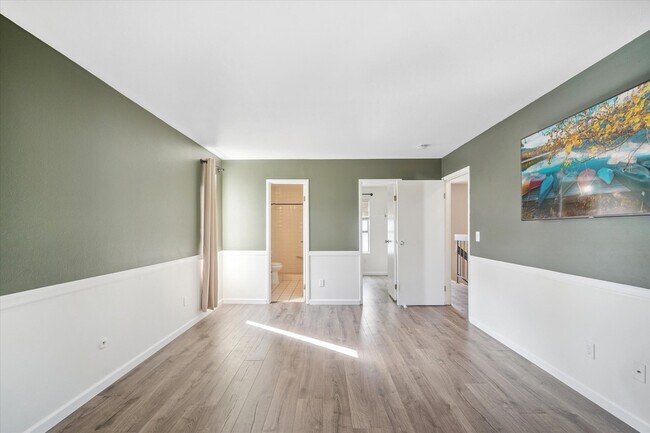 Building Photo - 1050 S Monaco St Pkwy