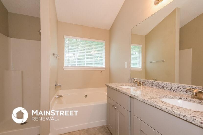 Building Photo - 1005 Briarberry Ln
