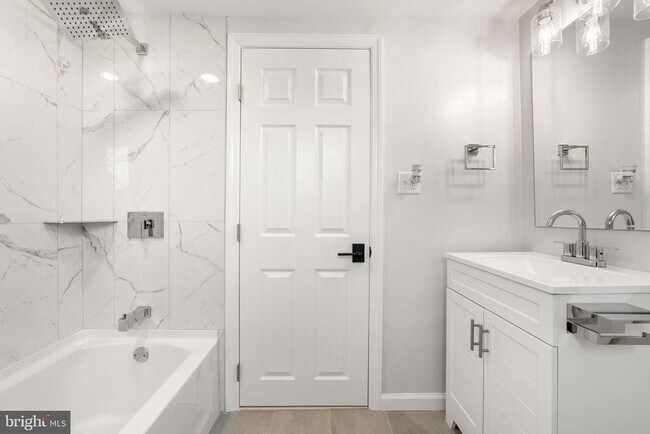 Building Photo - 4 Walnut St