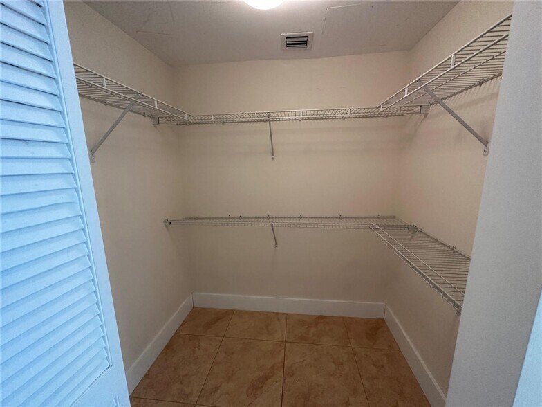 Building Photo - 41 SE 5th St