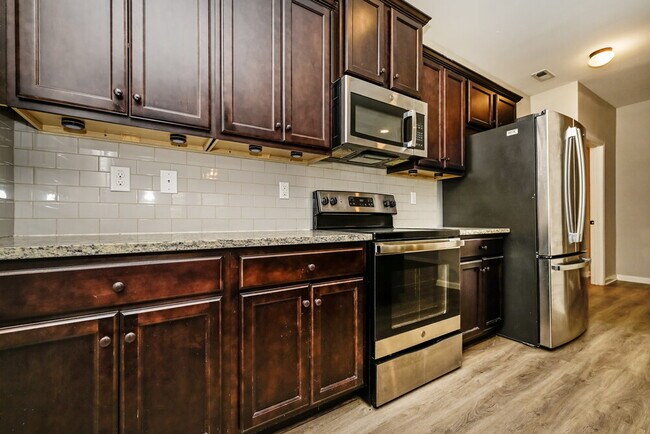 Building Photo - 706 Galveston Way