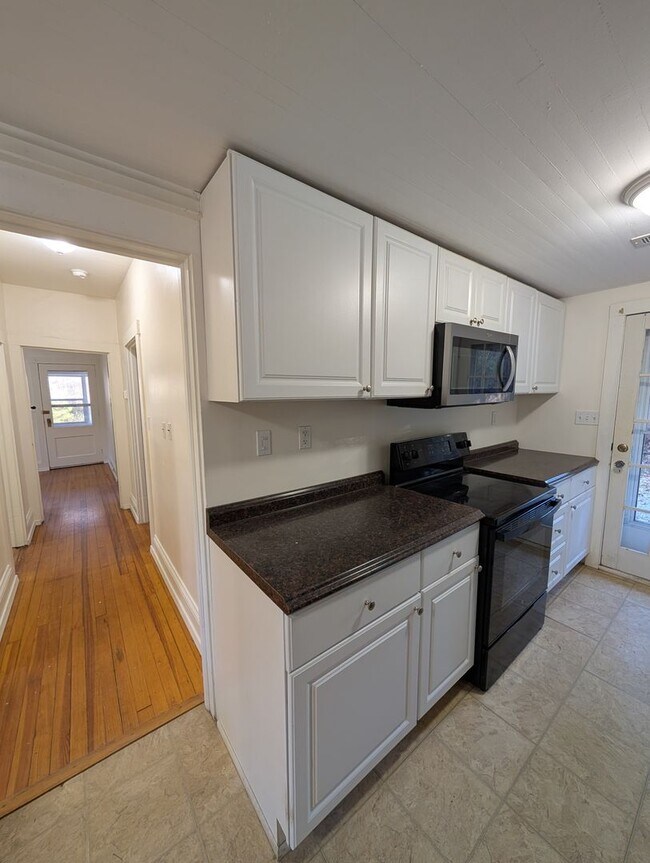 Building Photo - Chester Hill Cottage