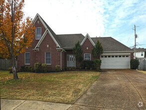 Building Photo - 5 Bedroom, 3 Bathrooms Near Berryhill And ...