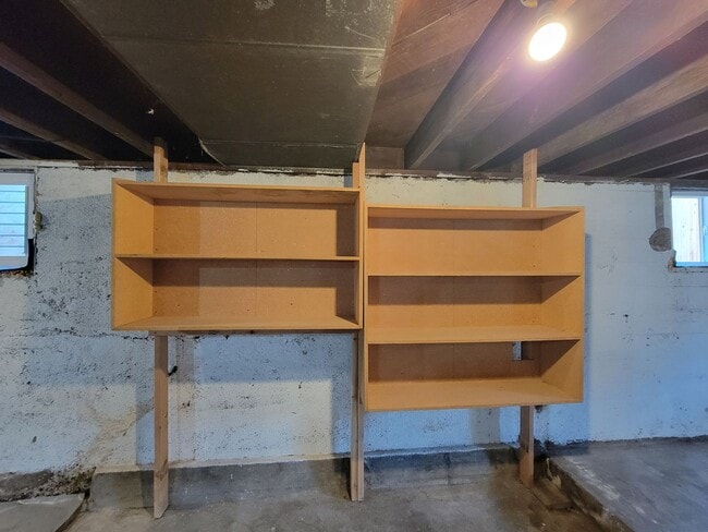 Building Photo - Don’t Miss This! Spacious 2 Bed, 2 Bath in North Portland