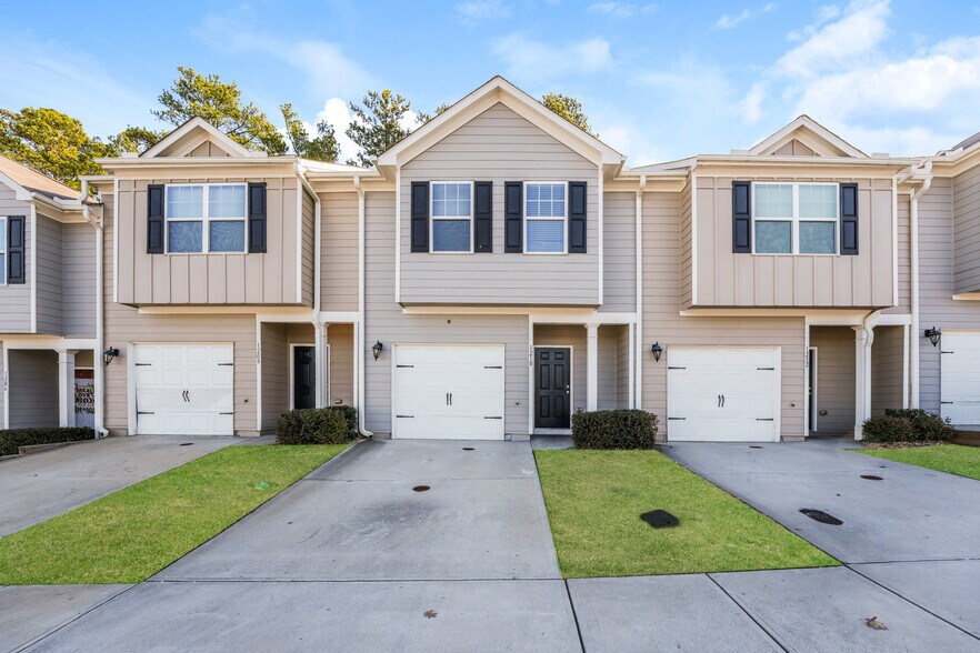 Primary Photo - 1210 Highwood Ln