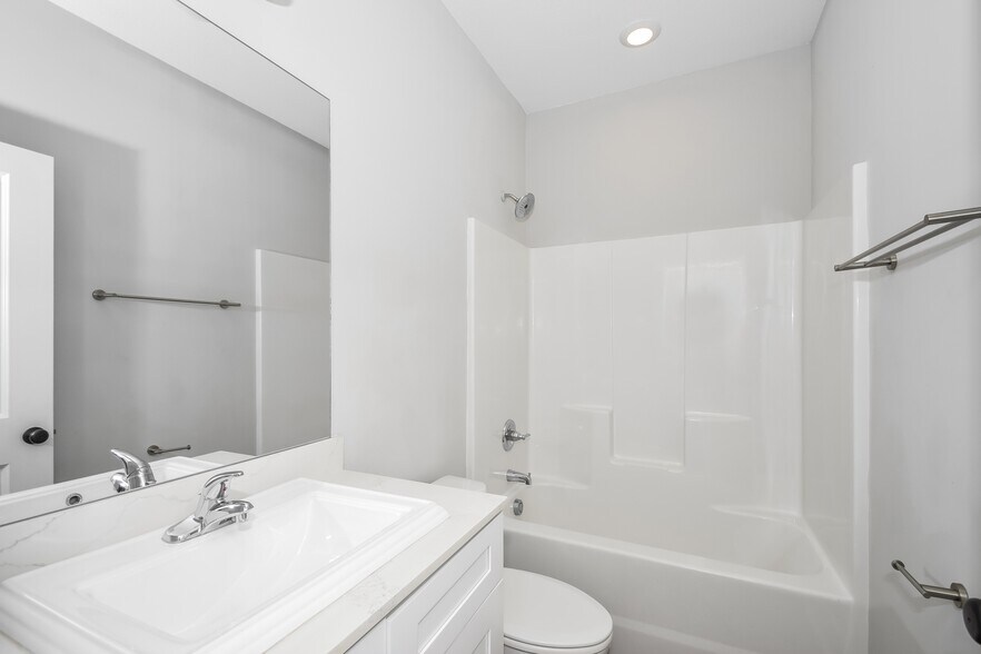 Building Photo - 65 Laura Ct.