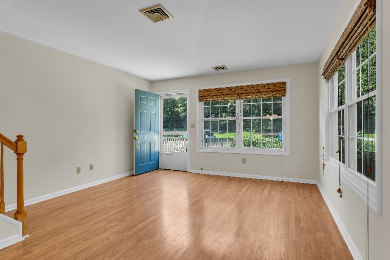 Building Photo - 62 Manorwood Dr