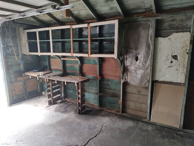 Building Photo - 2 br, 1 bath House - 3168 West Parkway Avenue