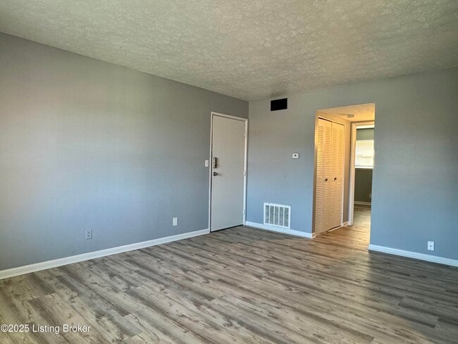 Building Photo - 3108 Springfield Dr