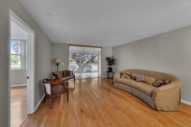 Building Photo - 14623 Bonaire Blvd