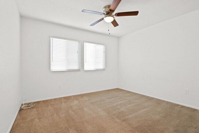 Building Photo - 3 bed 2 bath fully renovated apartment near Huntington Harbour
