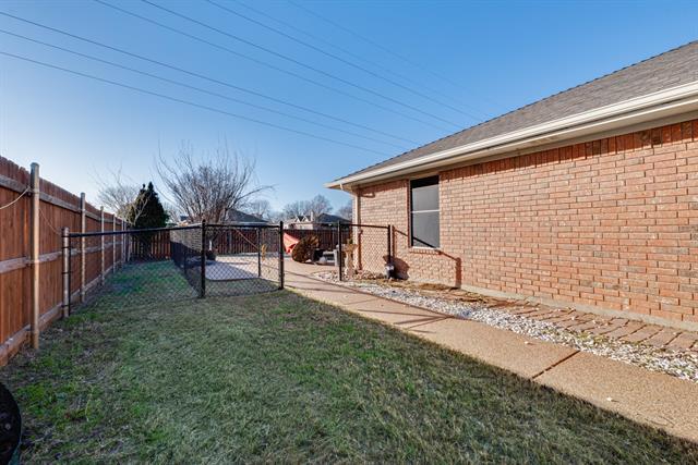 Building Photo - 856 Santa Fe Dr