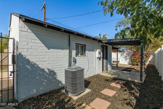 Building Photo - 1804 E Cypress St