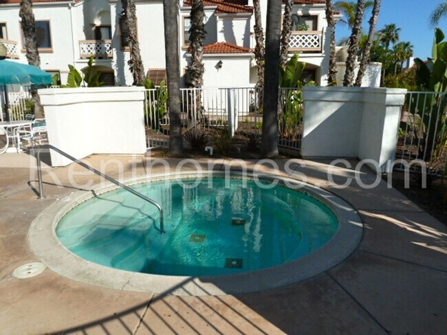 Building Photo - 9489 Fairgrove Ln