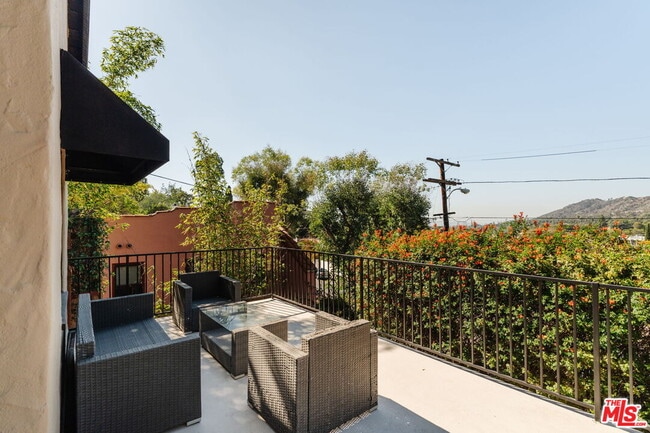 Building Photo - 1428 Holbrook St