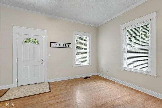 Building Photo - 1450 Graham St SW