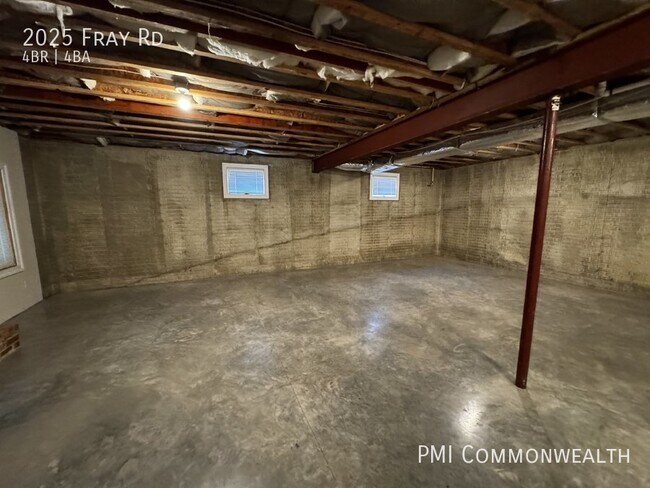 Building Photo - 4 Bed / 3.5 Bath Single Family (Available ...