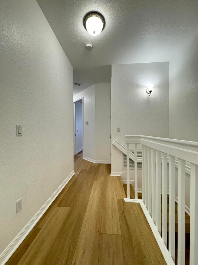 Building Photo - 1015 Ventnor Ave