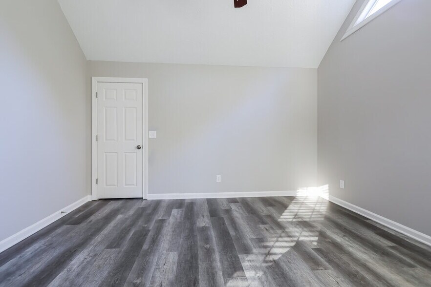 Building Photo - 1070 Hunters Creek Ct