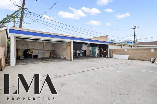 Building Photo - 4317 W 120th St