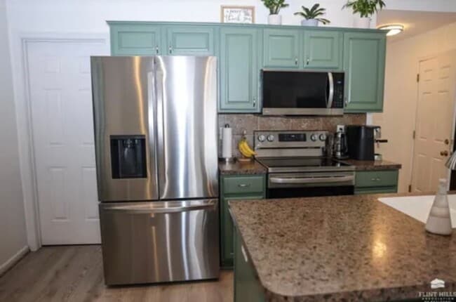 Building Photo - ADORABLE DUPLEX CLOSE TO EISENHOWER M.S!