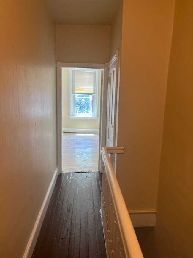 Building Photo - Germantown 2BR w/porch and yard