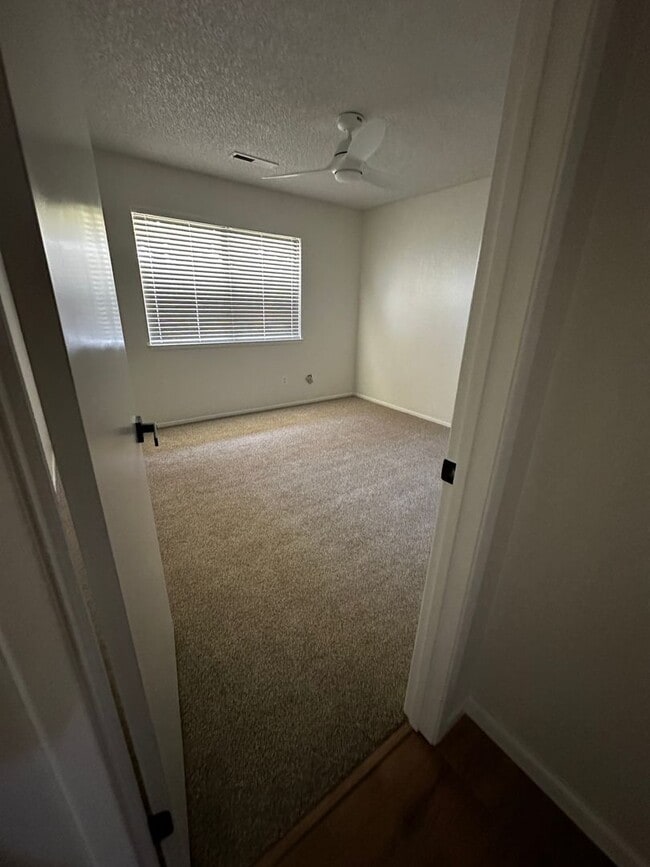 Building Photo - Remodeled Vintage home just 1 block from t...