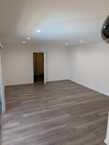 Building Photo - 5971 Chula Vista Way