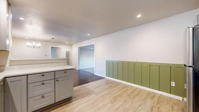 Building Photo - 1720 Ditty Ave